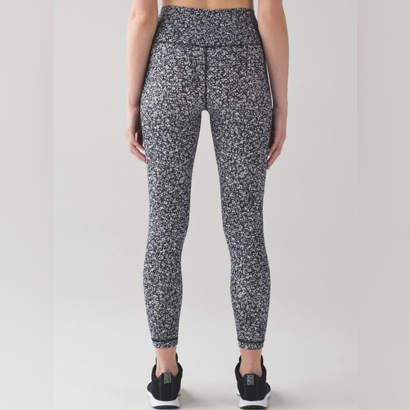 lululemon | size 4 Wunder Under HR 7/8 Tight in Daisy Dust Alpine White Black - Picture 2 of 8